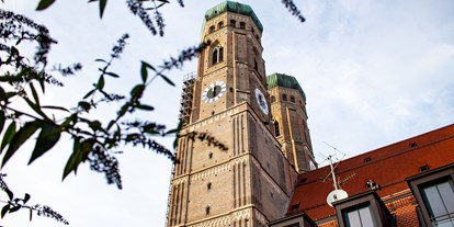 Coworking Spaces - Bayern - Die Aussicht auf die Frauenkirche von unserer Dachterrasse aus - THE BENCH