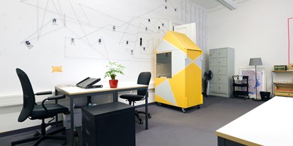 Coworking Spaces - Brandenburg Nord - Unser Coworking Bereich ist in drei Räume aufgeteilt. Es gibt einen Raum wo nur still gearbeitet werden darf. - JuggleHub Coworking