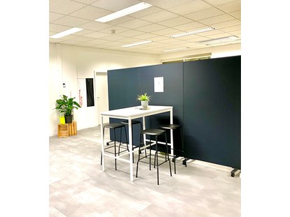 Coworking Spaces - Deutschland - Coworking Flexdesks Community Area - CoWorking@A66 "Get Space at the right Place"