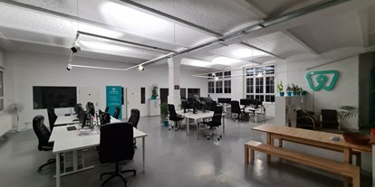 Coworking Spaces - feste Arbeitsplätze vorhanden - 3. OG - #office #teams #space #startup #bigroom - skalitzer33 rent-a-desk 