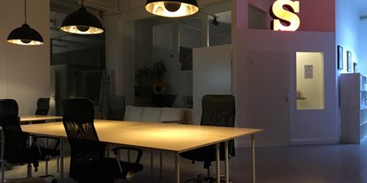 Coworking Spaces - Brandenburg Nord - open space | flex desks - skalitzer33 rent-a-desk 